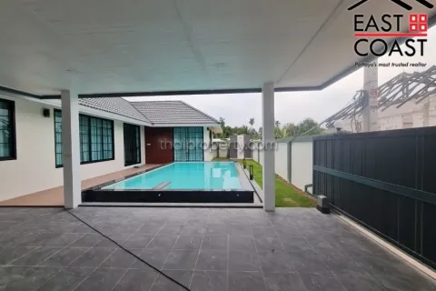 Casa de 4 dormitorios en Pattaya, Tailandia № 213131 - foto 3