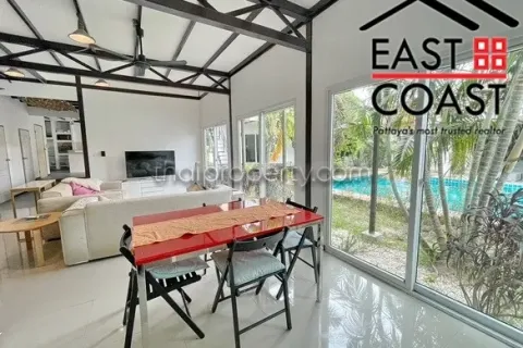 Casa de 5 dormitorios en Pattaya, Tailandia № 213135 - foto 14
