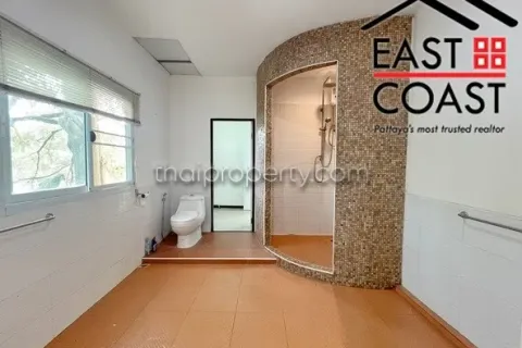 Casa de 5 dormitorios en Pattaya, Tailandia № 213135 - foto 18
