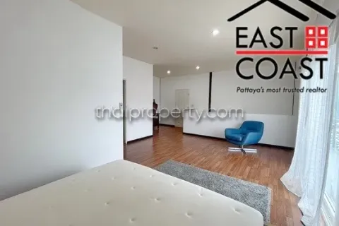 Casa de 5 dormitorios en Pattaya, Tailandia № 213135 - foto 16
