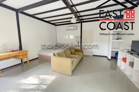 Casa de 5 dormitorios en Pattaya, Tailandia № 213135 - foto 25