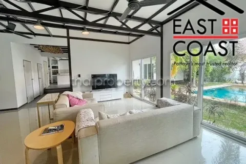 Casa de 5 dormitorios en Pattaya, Tailandia № 213135 - foto 13