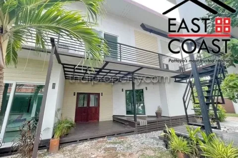 Casa de 5 dormitorios en Pattaya, Tailandia № 213135 - foto 8