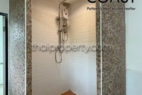 Casa de 5 dormitorios en Pattaya, Tailandia № 213135 - foto 19