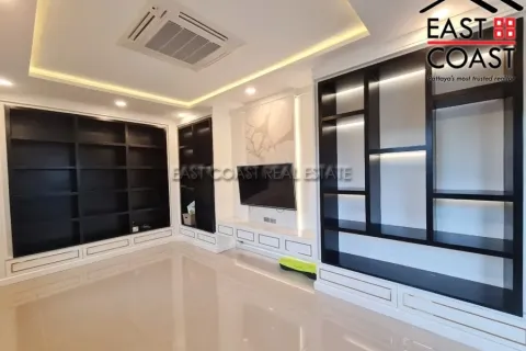 Casa de 3 dormitorios en Pattaya, Tailandia № 213134 - foto 3