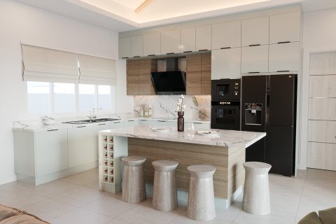 Villa in Hua Hin, Thailand 3 bedrooms № 169823 - photo 3