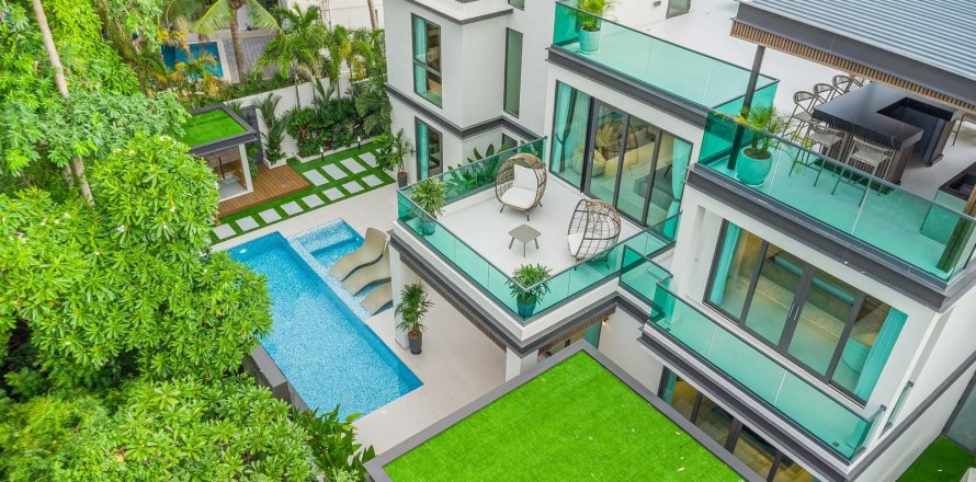 Вилла в Паттайе, Таиланд с 6 спальнями № 172625