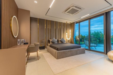 Chalet de 6 dormitorios en Pattaya, Tailandia № 172625 - foto 8