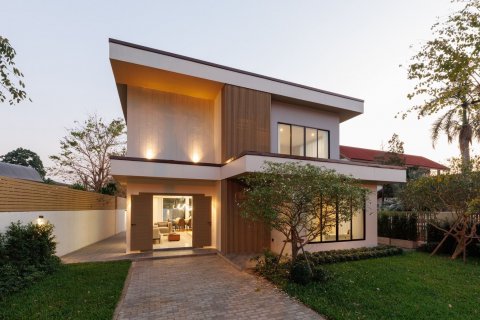 House in Chiang Mai, Thailand 4 bedrooms № 140497 - photo 1
