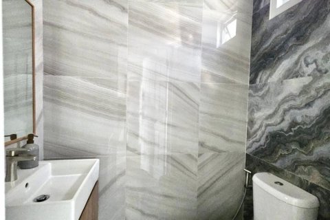 House in Phuket, Thailand 2 bedrooms № 140494 - photo 16