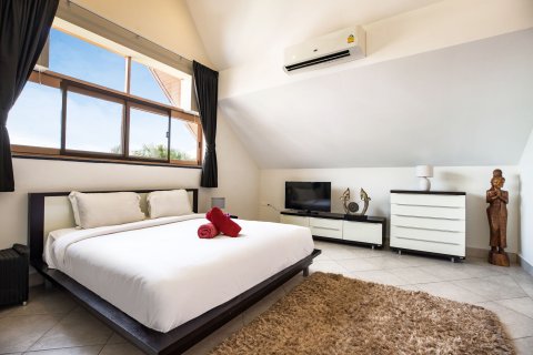 Villa à Pattaya, Thaïlande 4 chambres № 162695 - photo 30