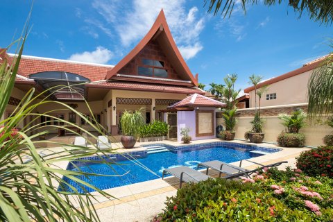 Villa à Pattaya, Thaïlande 4 chambres № 162695 - photo 8