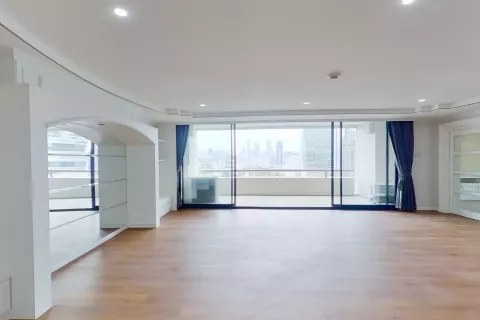 Кондоминиум с 3 спальнями в Патхум Ване, Бангкок, Таиланд № 137017 - фото 3