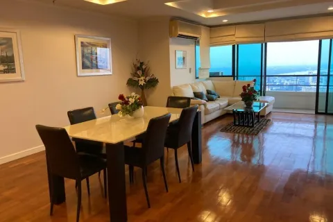 Condo à Sathon, Bangkok, Thaïlande, 3 chambres № 149184 - photo 10