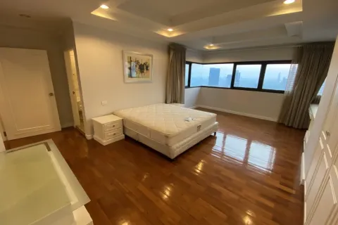 Condo à Sathon, Bangkok, Thaïlande, 3 chambres № 149184 - photo 12