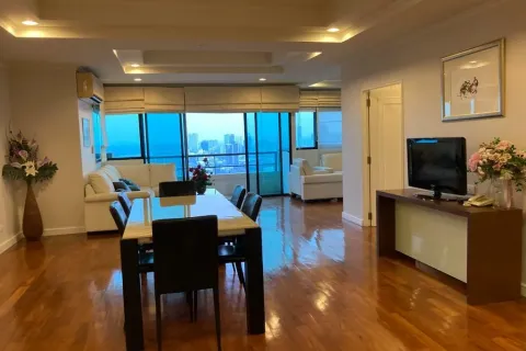 Condo à Sathon, Bangkok, Thaïlande, 3 chambres № 149184 - photo 8