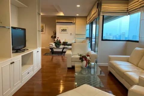 Condo à Sathon, Bangkok, Thaïlande, 3 chambres № 149184 - photo 1