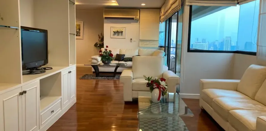 Condo à Sathon, Bangkok, Thaïlande, 3 chambres № 149184