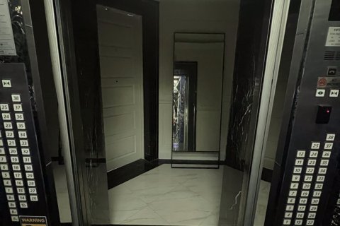 Condo in Watthana, Bangkok, Thailand, 2 bedrooms  № 158521 - photo 3