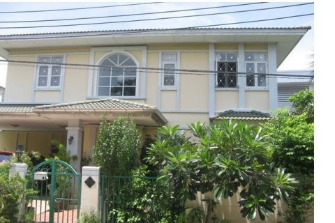 Дом в Бангкапи, Бангкок, Таиланд с 3 спальнями  № 158518