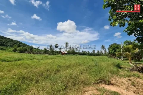Terreno en Pattaya, Tailandia № 213901 - foto 4