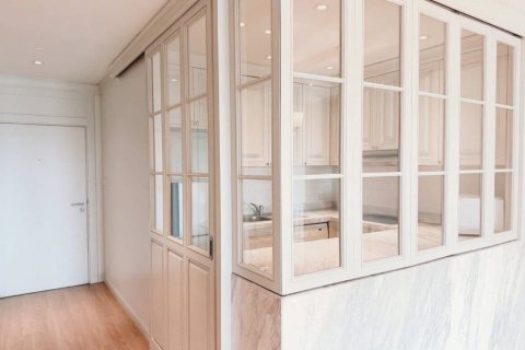 Condo in Bangkok, Thailand, 1 bedroom  № 159950 - photo 4