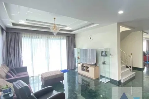 Haus in Taling Chan, Bangkok, Thailand 5 Schlafzimmer № 219146 - Foto 3