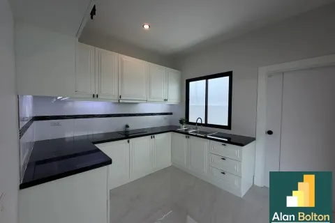 Casa de 3 dormitorios en Pattaya, Tailandia № 210798 - foto 11