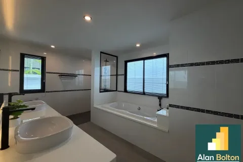 Casa de 3 dormitorios en Pattaya, Tailandia № 210798 - foto 12