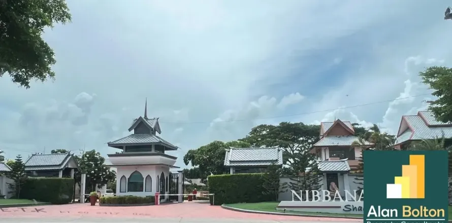 Casa de 3 dormitorios en Pattaya, Tailandia № 210798