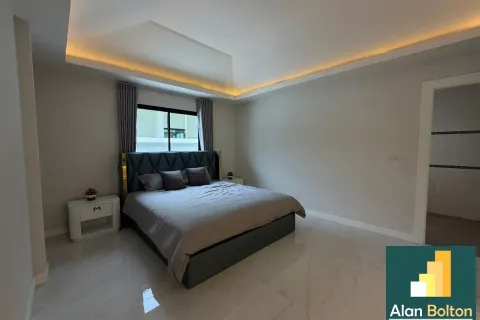 Casa de 3 dormitorios en Pattaya, Tailandia № 210798 - foto 5