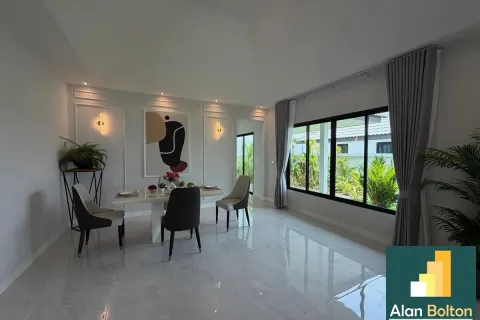 Casa de 3 dormitorios en Pattaya, Tailandia № 210798 - foto 3
