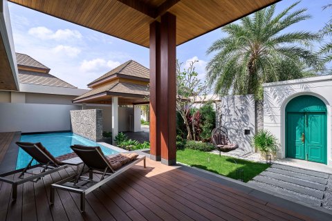 Villa in Phuket, Thailand 3 bedrooms № 161761 - photo 2