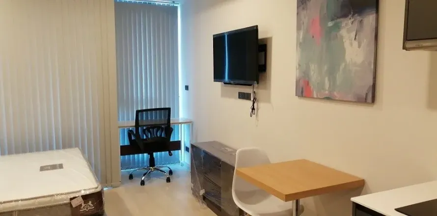 Studio in the Condo in Khlong Toei, Bangkok, Thailand  № 158370