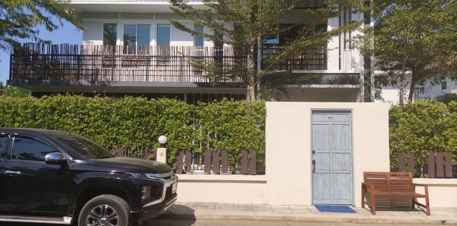 Maison à Chiang Mai, Thaïlande 4 chambres № 158365