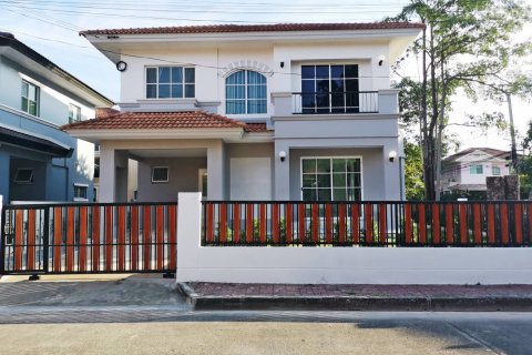 Дом в Самутпракане, Таиланд с 3 спальнями  № 153048 - фото 1
