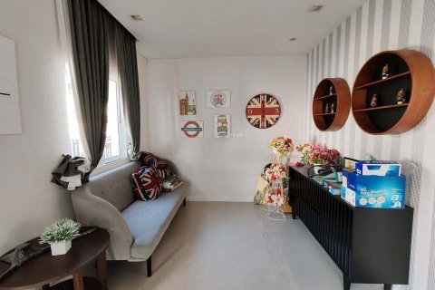Condo à Bang Phli Yai, Thaïlande, 4 chambres  № 153046 - photo 6