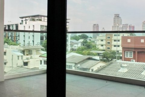 House in Bangkok, Thailand 4 bedrooms № 180981 - photo 13