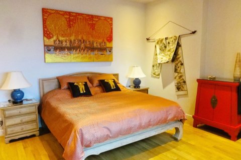 Condo in Bangkok, Thailand, 3 bedrooms  № 180976 - photo 5