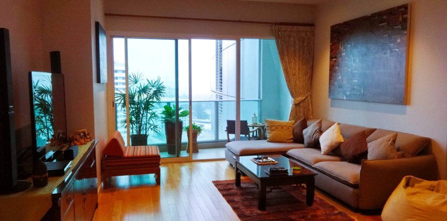 Condo in Bangkok, Thailand, 3 bedrooms  № 180976