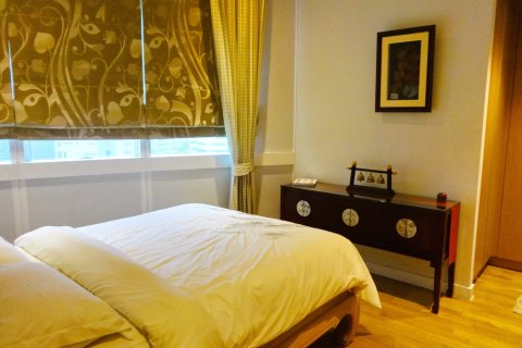 Condo in Bangkok, Thailand, 3 bedrooms  № 180976 - photo 8