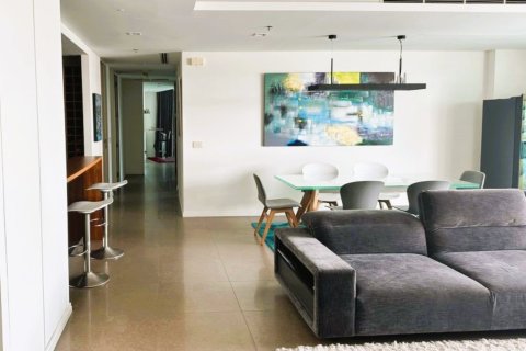 Condo in Bangkok, Thailand, 3 bedrooms  № 180979 - photo 14