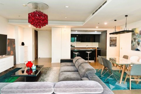 Condo in Bangkok, Thailand, 3 bedrooms  № 180979 - photo 11