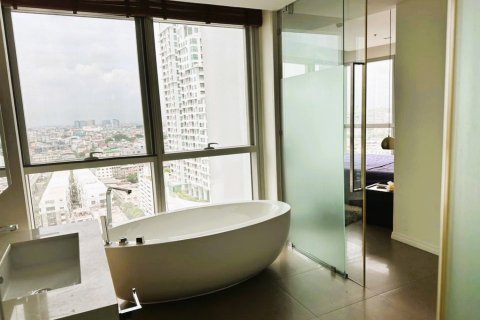 Condo in Bangkok, Thailand, 3 bedrooms  № 180979 - photo 12