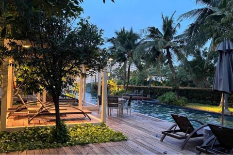 Condo in Bangkok, Thailand, 3 bedrooms  № 180979 - photo 4