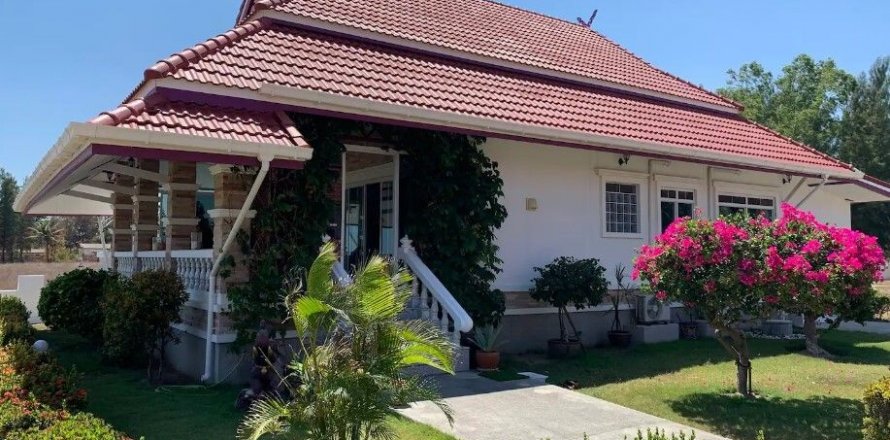 Maison à Hua Hin, Thaïlande 4 chambres № 138618
