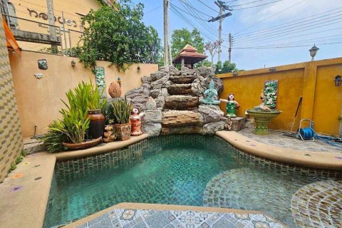 Villa in Pattaya, Thailand 5 bedrooms № 138617 - photo 2