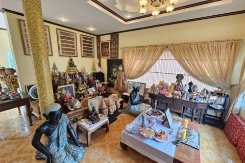 Villa in Pattaya, Thailand 5 bedrooms № 138617 - photo 12