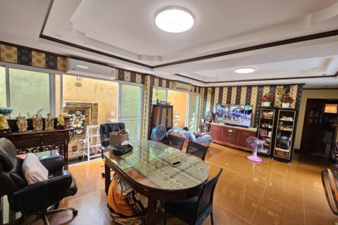 Villa in Pattaya, Thailand 5 bedrooms № 138617 - photo 15