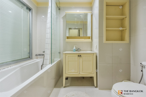 Condo in Bangkok, Thailand, 1 bedroom № 199844 - photo 10